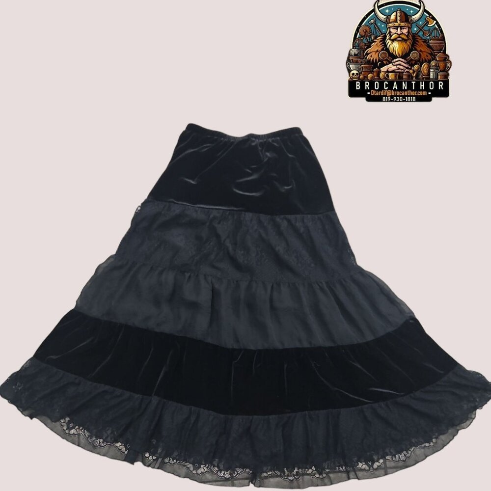 VINTAGE Tanjay long black skirt size 8